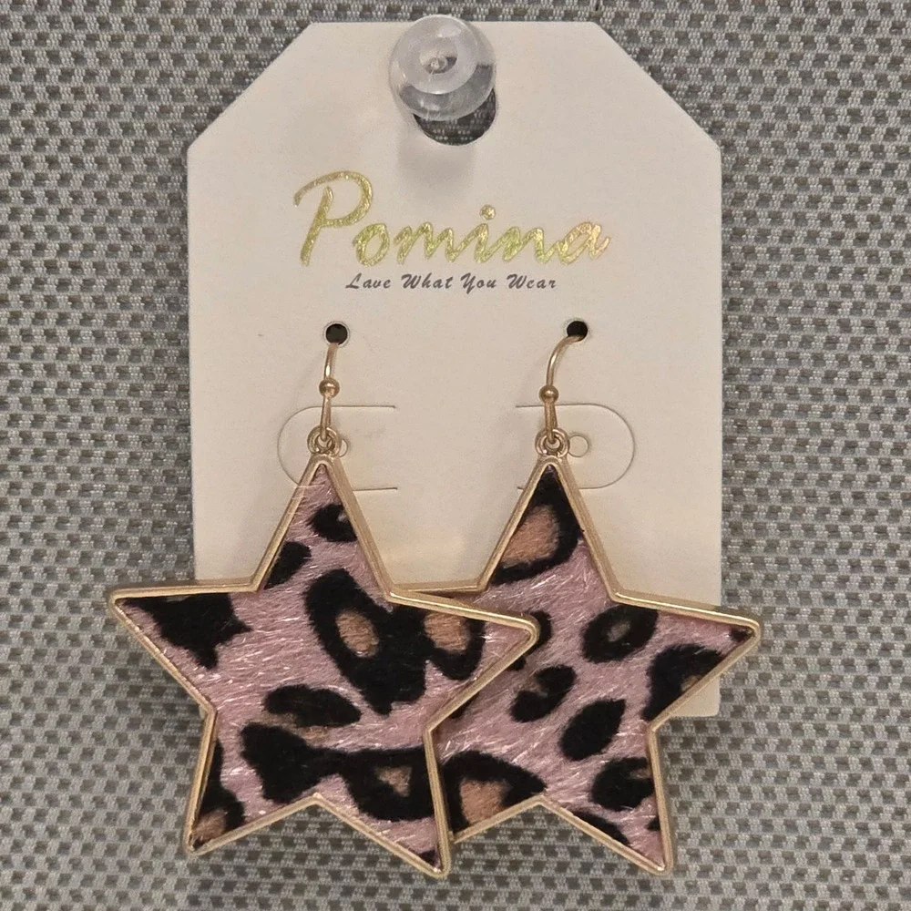Pomina Pink Leopard Print Star Dangle Earrings Gold Tone QSE9295